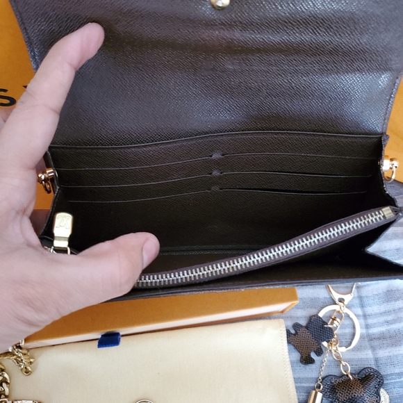 🤎Auth Louis Vuitton Damier Ebene Sarah Wallet 🤎 - Picture 9 of 16